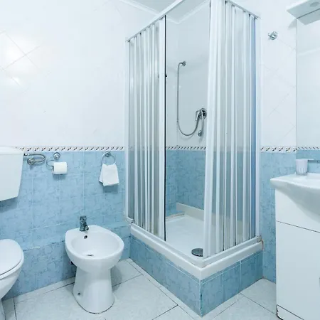 Apartament Vesuviana *