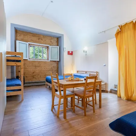 Vesuviana Apartament *